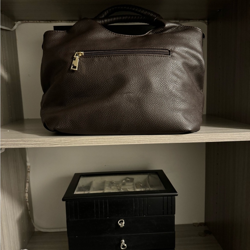 🌟 SUEDE SATCHEL 🌟 - Picture 3 of 4